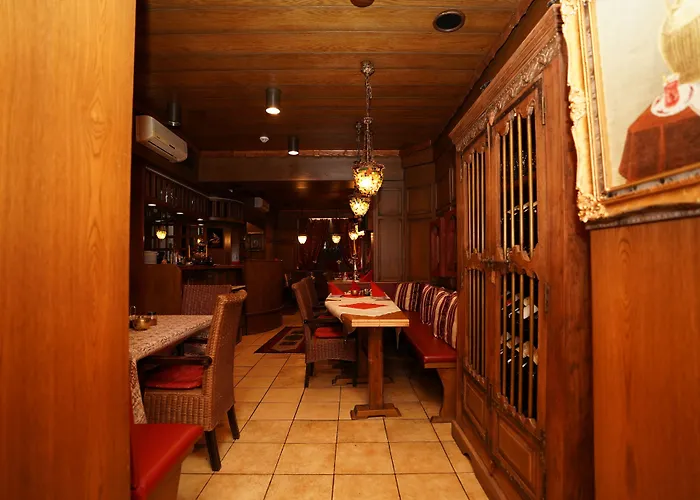 Oriental & Restaurant Hotel